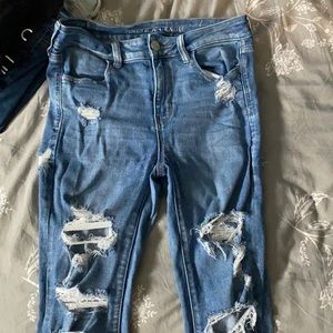 AMERICAN EAGLE RIPPED JEGGINGS